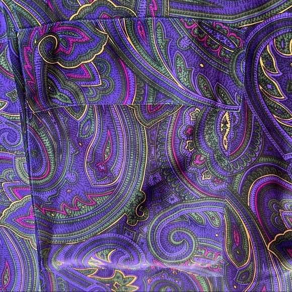 Linda Allard for Ellen Tracy 90’s Silk Paisley Button Front Shirt. - Picture 6 of 9
